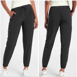 Athleta Go Far Travel Pant